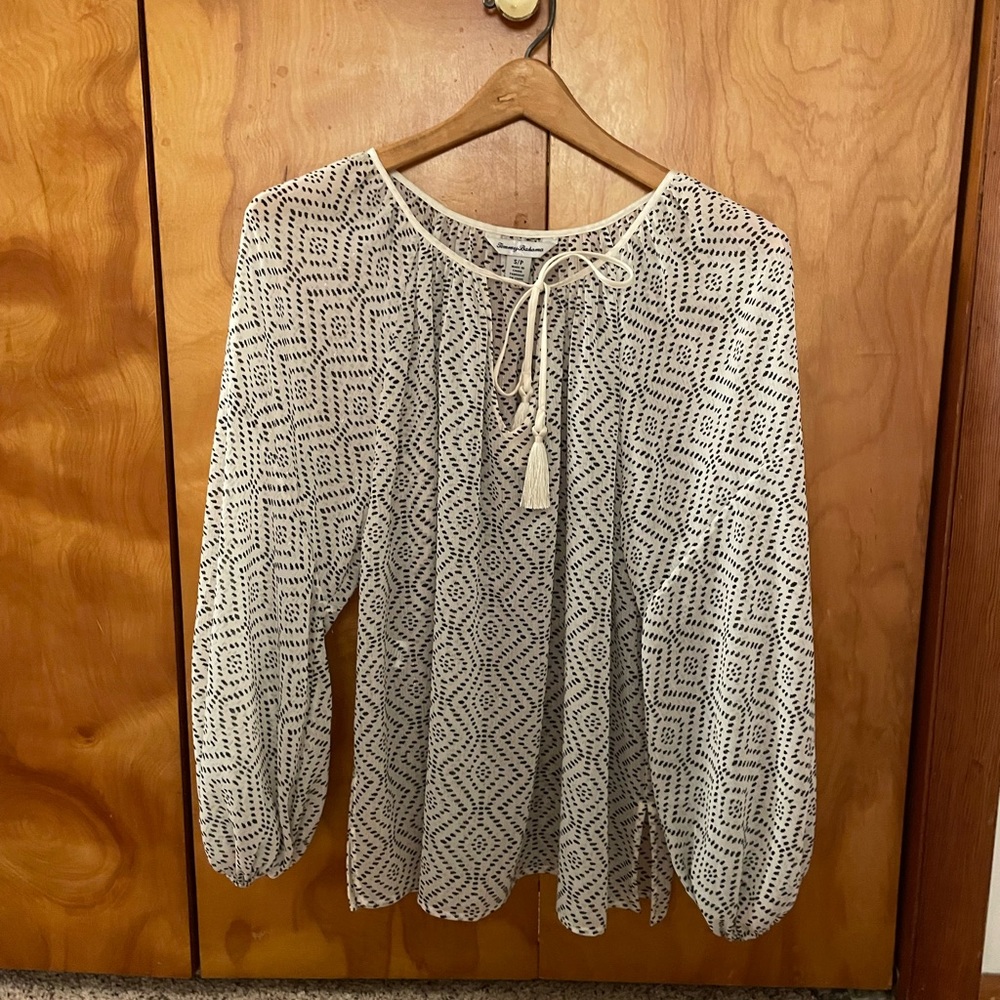 Tommy Bahama women’s sz Small flowy bohemian top back and cream